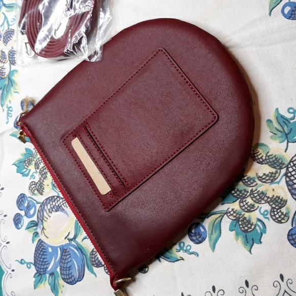 MW (Most Wanted) Leather Crossbody - Picture 2 of 4